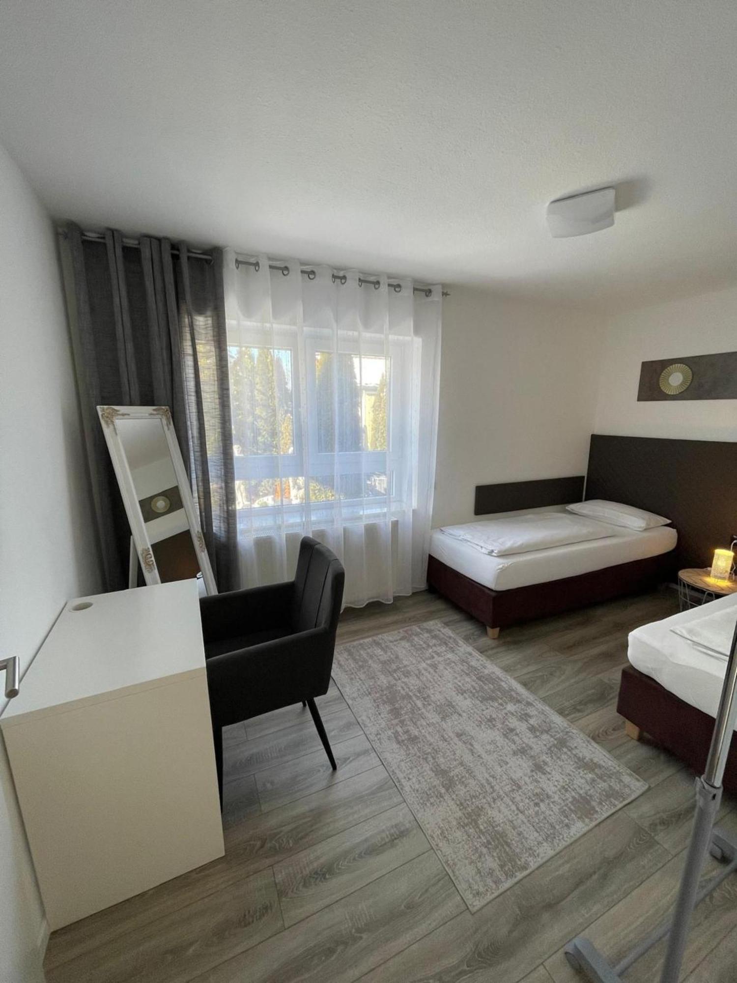 Zum Sternberg Apartment มึนซิงเงน ภายนอก รูปภาพ
